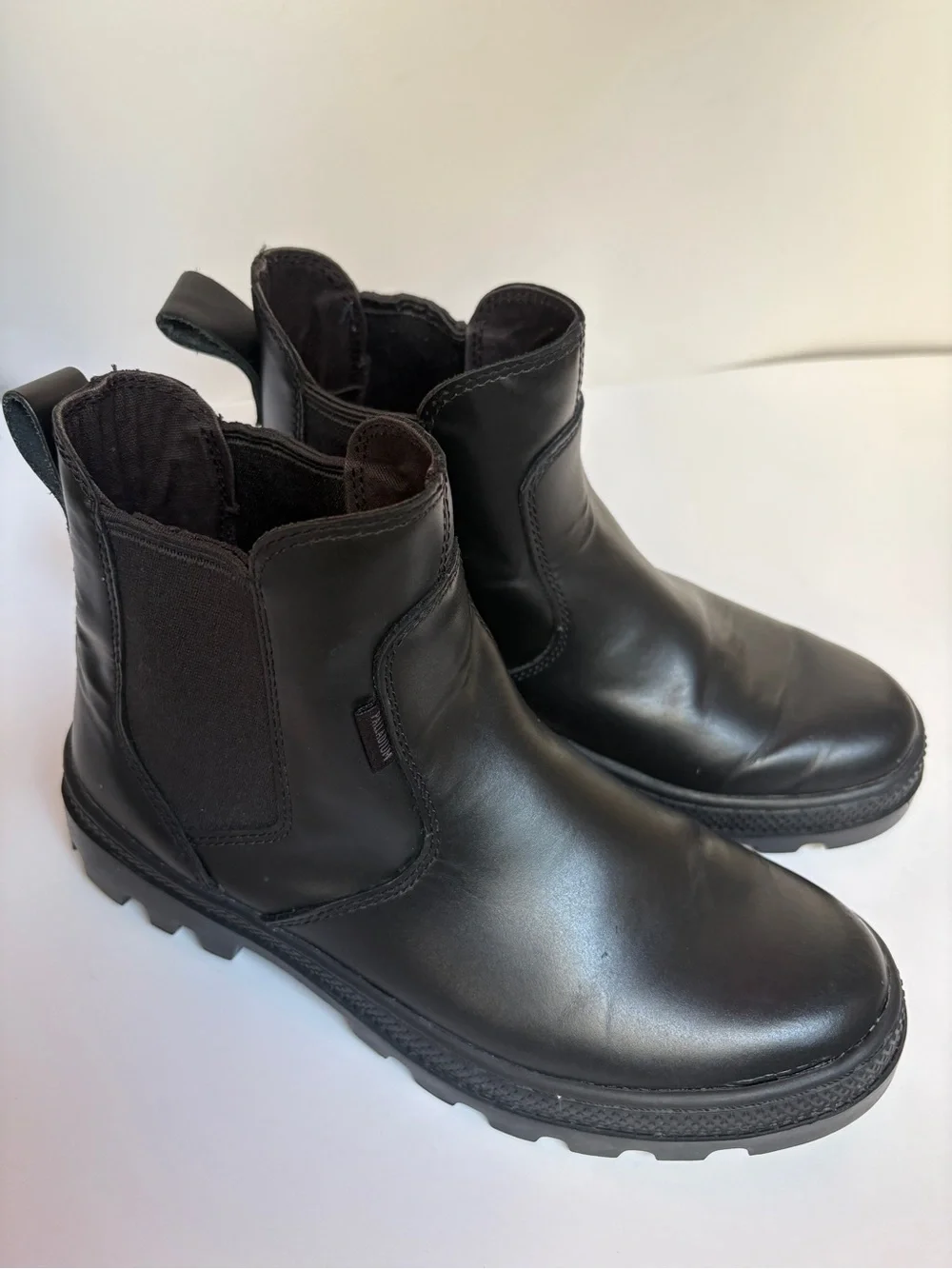 Palladium sleek black